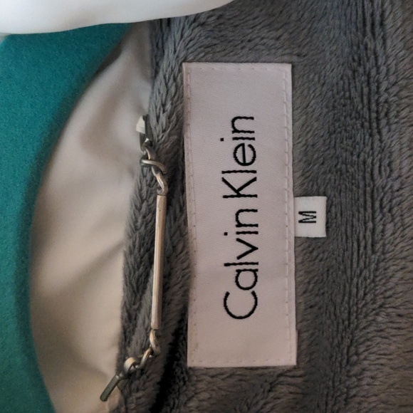 CALVIN KLEIN NWOT White Puffer Coat with Faux Fur Lining in Medium - Picture 3 of 14